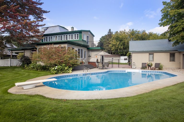 Home with Swimming Pool